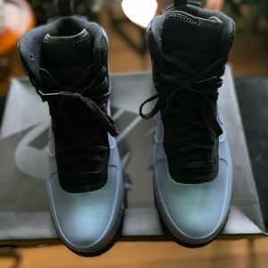 Air Force 1 Foamposite “Light Carbon”